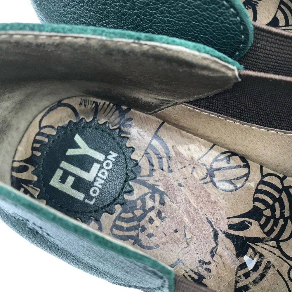 Fly London Shoes YUA Women's 39 US 8-8.5 Platform Wedges Green Leather Bootie